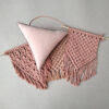 Banderín macramé pico rosa - Imagen 3