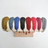 pulseras con forma de plumas, hechas a mano a base de nudos con poliéster encerado