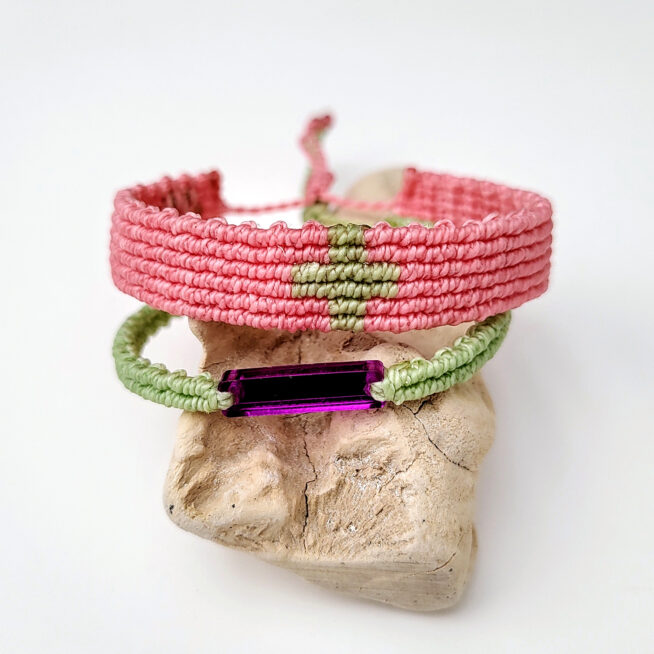 Pulsera cruz nudos rosa - Imagen 8
