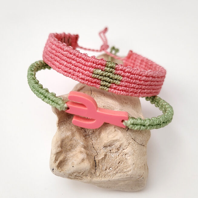 Pulsera cruz nudos rosa - Imagen 7